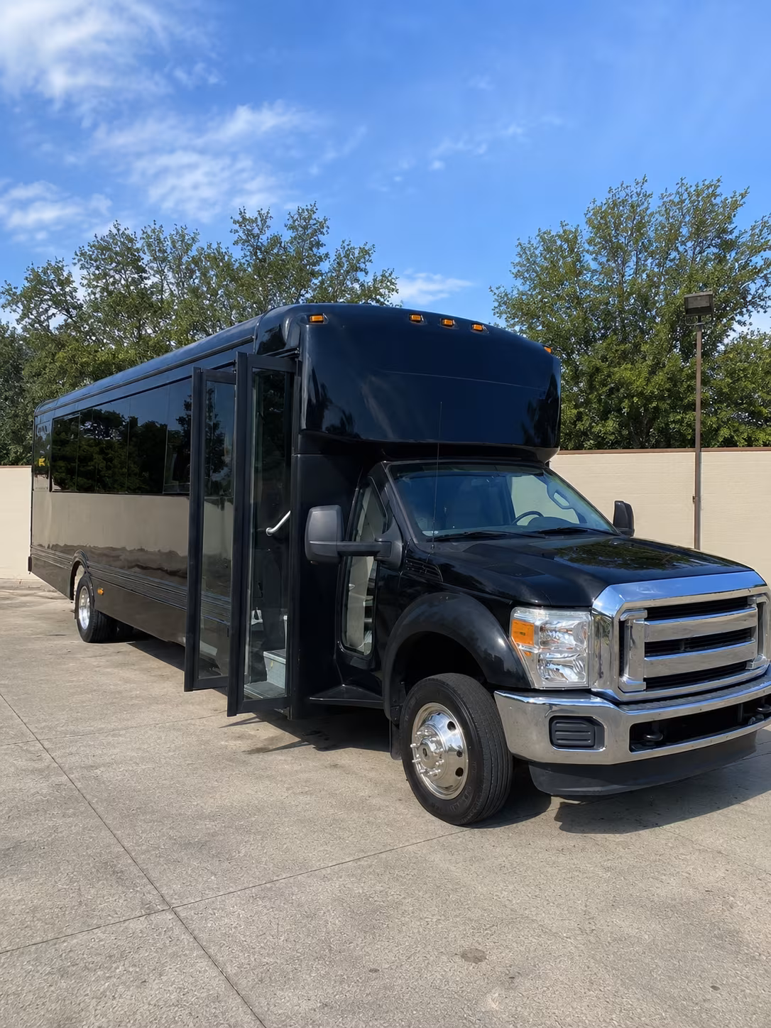 evesham 20 passenger party bus