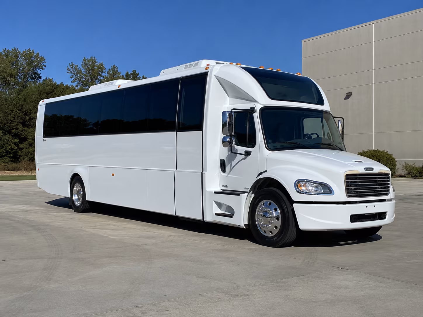 evesham 28 passenger party bus