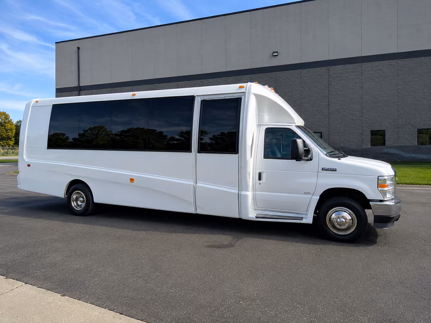 no matter the size of your group there s a bus in the network for your evesham wine tour