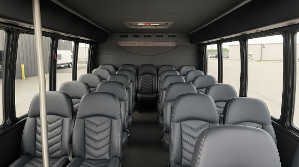 lakewood 28 passenger minibus